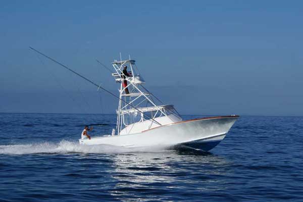 Fishing charters small boats - Stay In Costa Rica