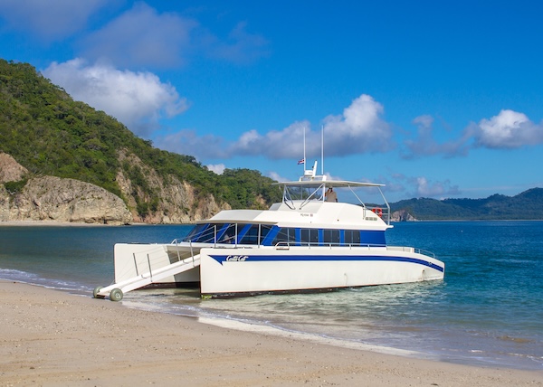 Catamaran Tortuga Island Tours – Your Tropical Escape